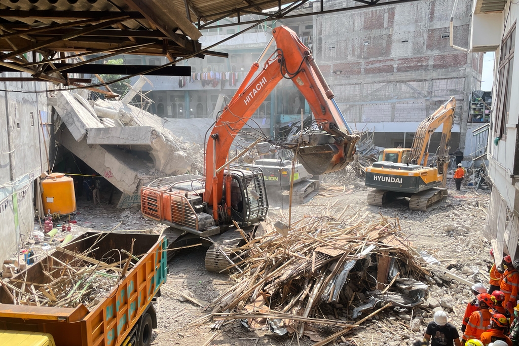 Indonesia school collapse